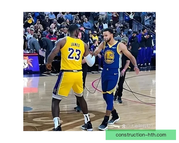 NBA季后赛战况激烈 湖人勇士再度对决 詹姆斯带队迎接挑战