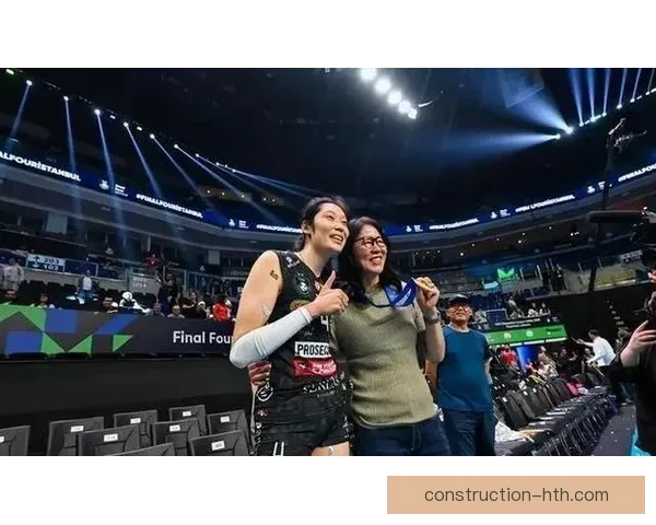 中国女排力克意大利队夺得世界联赛冠军赛再创辉煌纪录